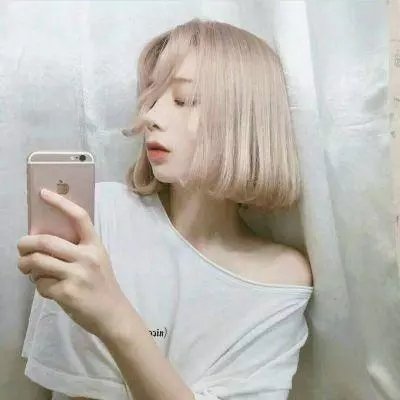 蒙娜丽莎与血月